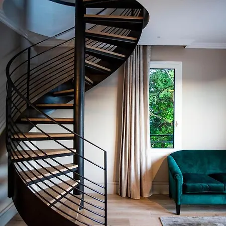 L'incomparable & Restaurant Etoile Aix-les-bains 5* Tresserve